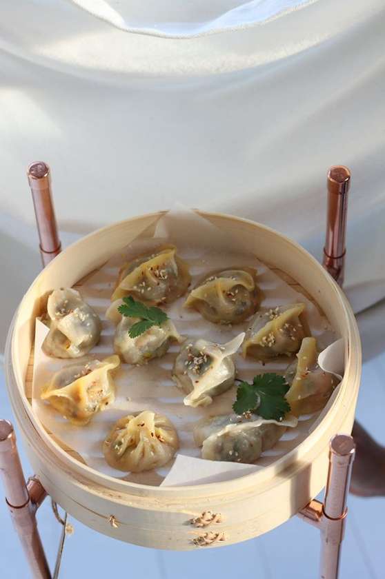 Jiaozi z Warzywami, Makaronem Sojowym i Jajkiem