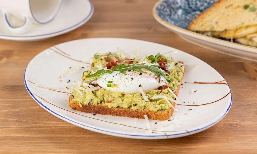 Toast with avocato and poached eggs