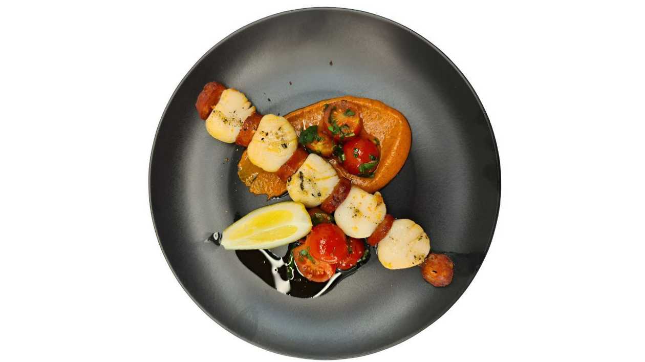 Grilled scallops with chorizo (200-220) and Romesco