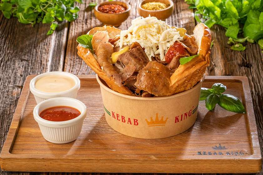 Kebab na Grubym Cieście i Serem Tureckim