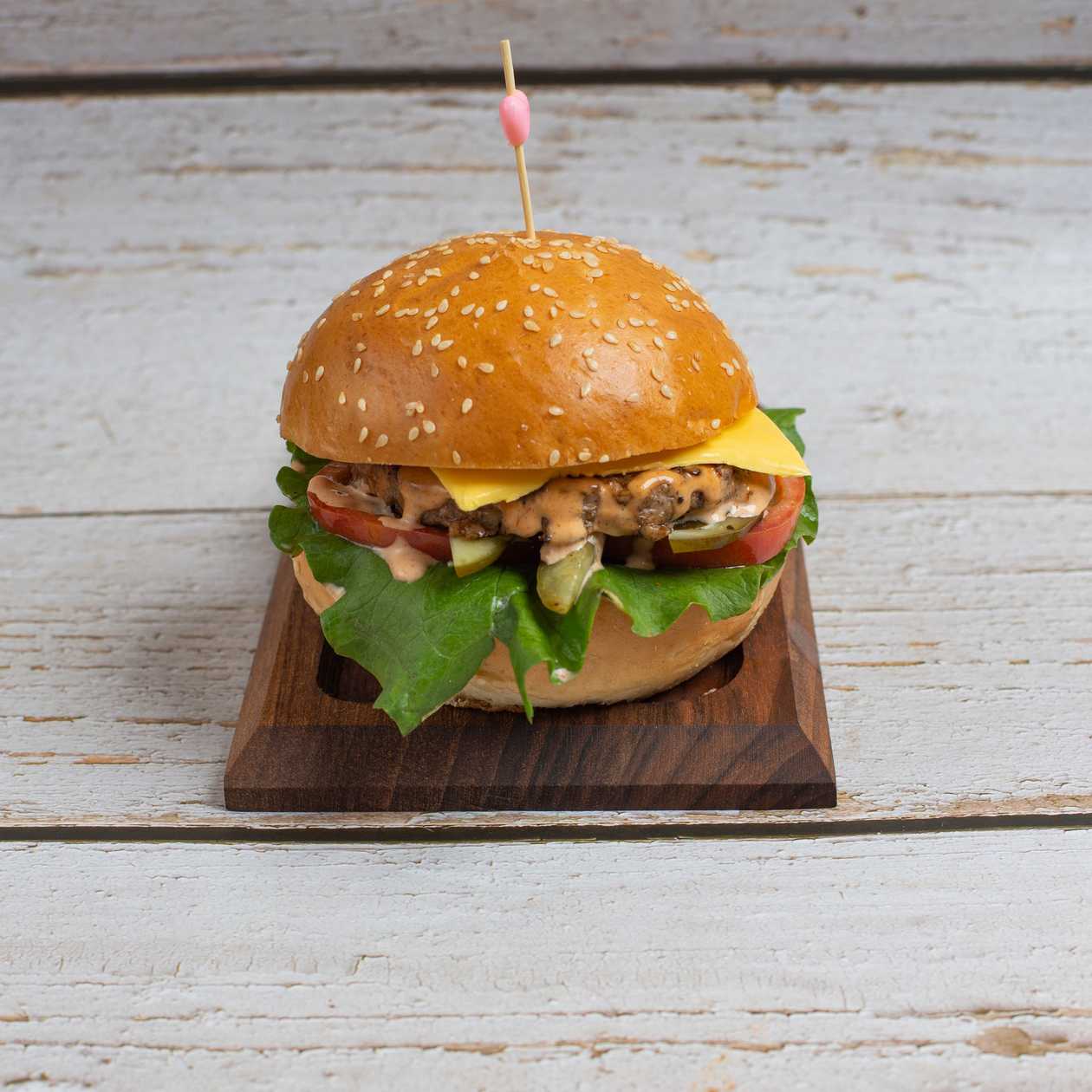 Hamburger toyuq