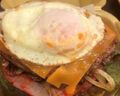 HAMBURGUER ESPECIAL DUPLO -PÃO RÚSTICO + 2 x  HAMBÚRGUER DE NOVILHO + OVO + CHOURIÇÃO+QUEIJO CHEDDAR