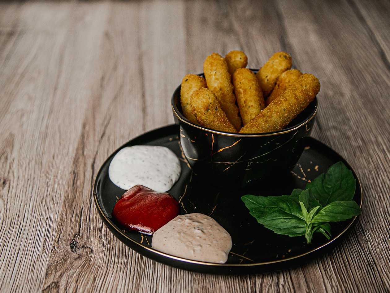 Mozzarella sūrio lazdelės