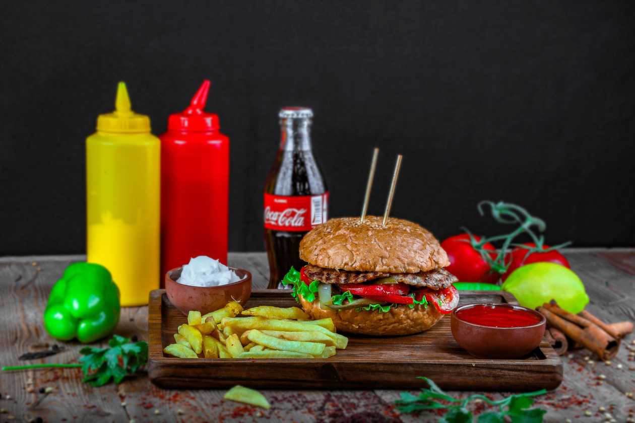 Hamburger menyu toyuq