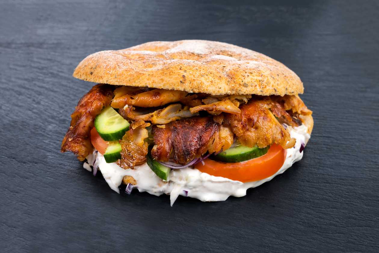 Vištienos kebabas bandelėje