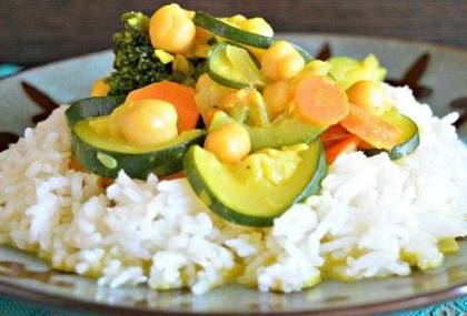 Caril de Legumes com Arroz Branco