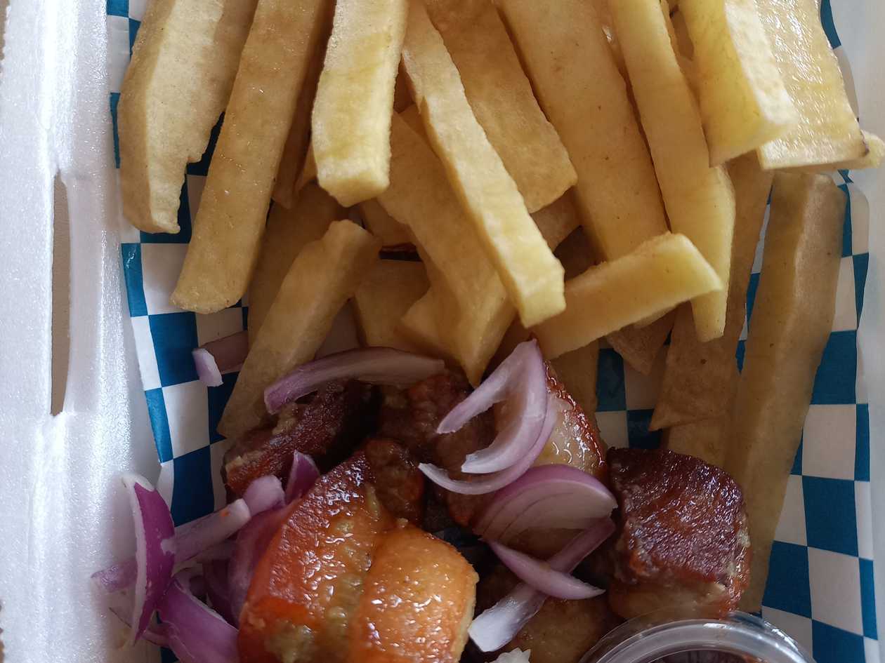 Fried Yam Chips with Pork