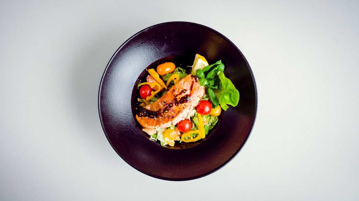 Lapu salāti ar laša fileju