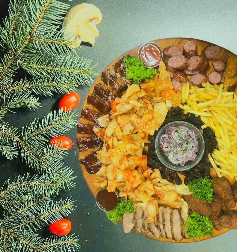 Велика м'ясна таця