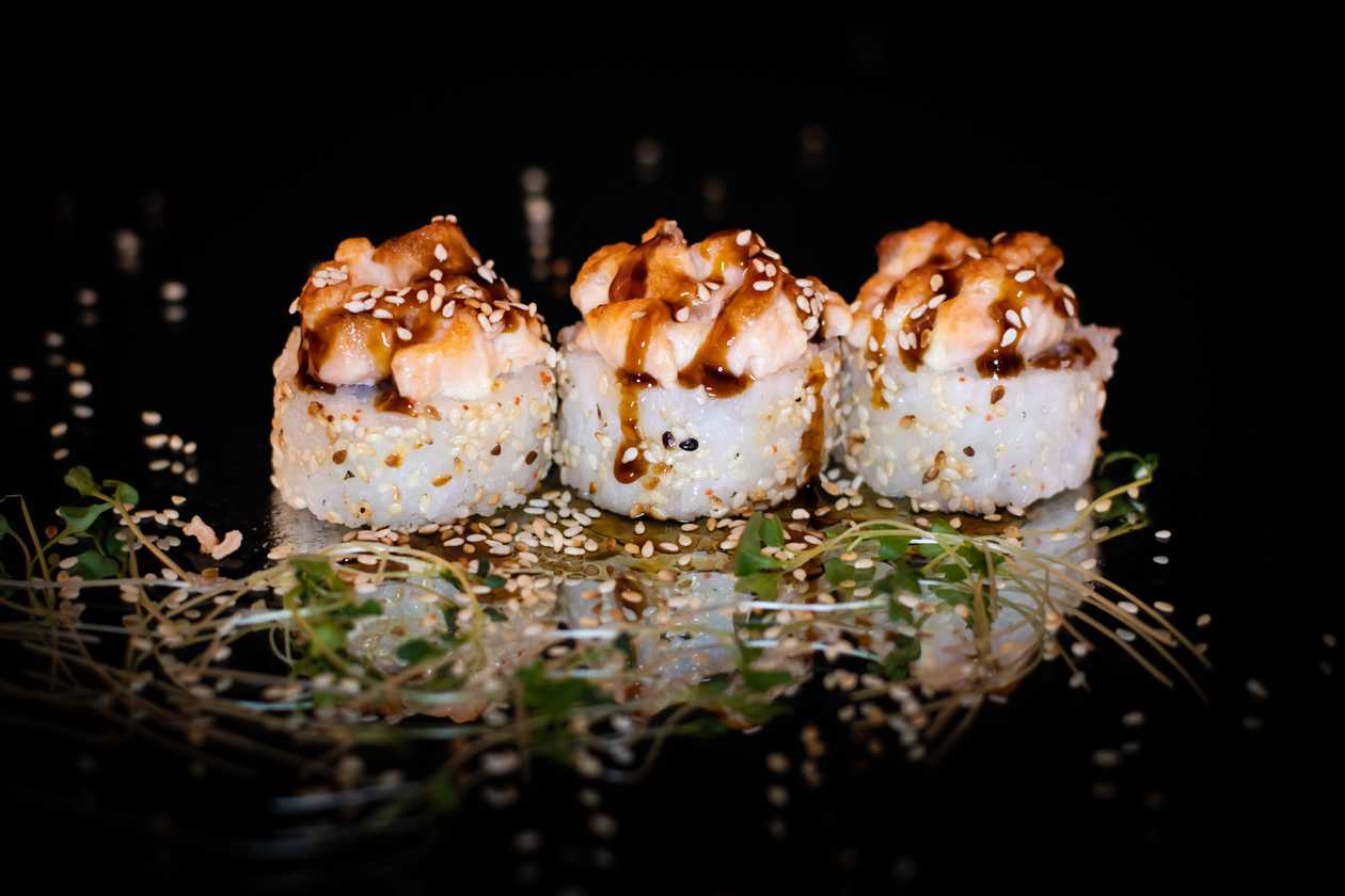 230. Baked Rolls with Salmon and Crab (8 pcs.)