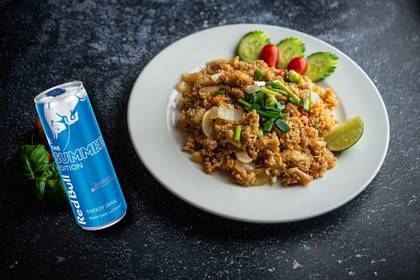 Fried Rice with Chicken + Red Bull Summer Edition 0,25 l