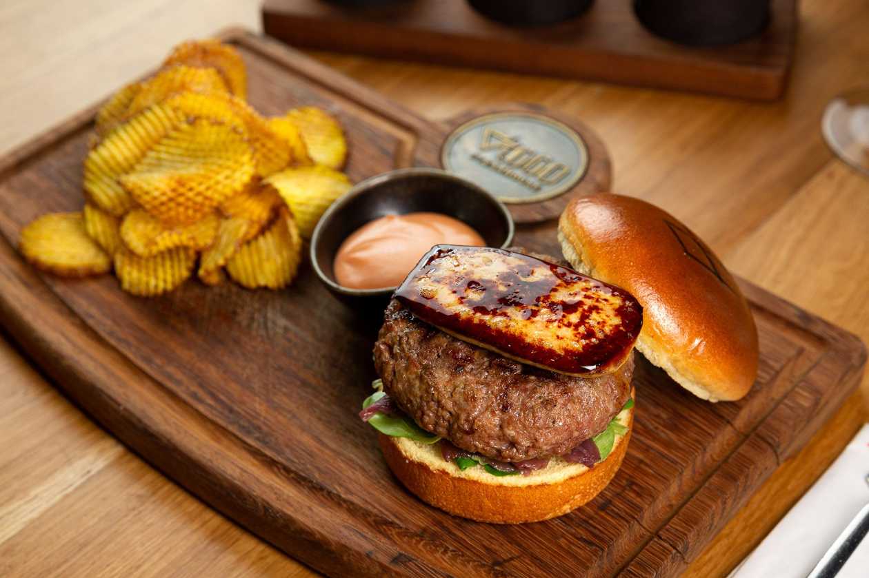 Avant-garde burger