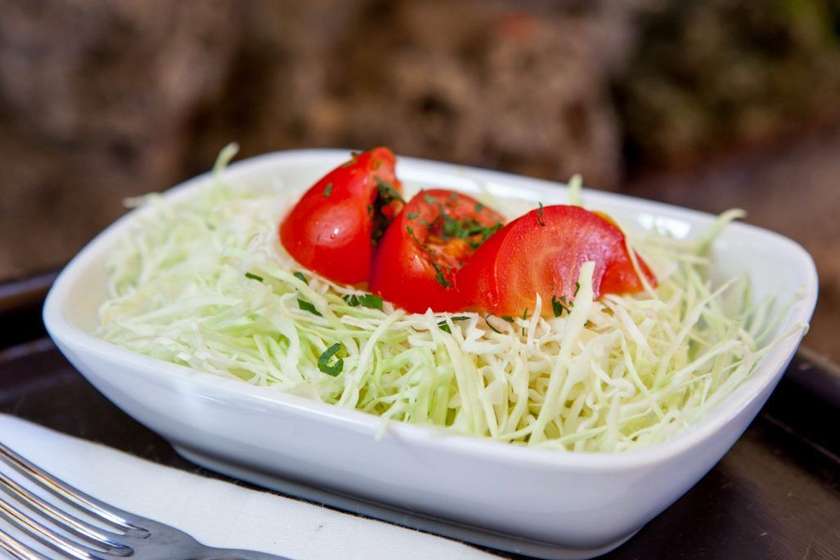 Summer salad (with Tinecz dressing)