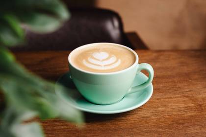 "S" Mandli Latte
