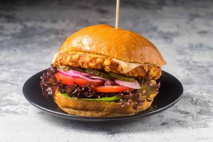Spicy Crispy Chicken Cheeseburger + French fry