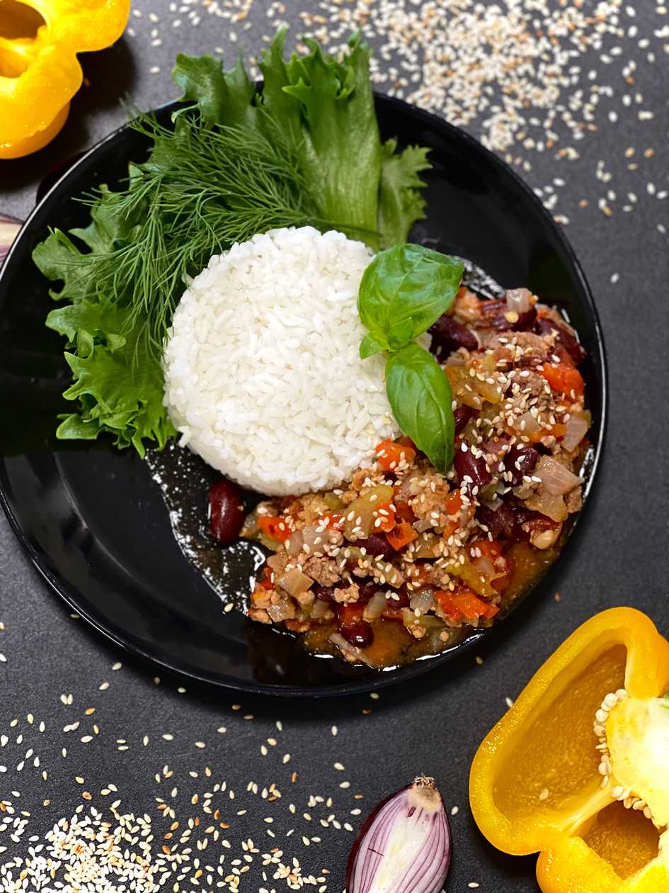 Chilli con carne (riisiga)