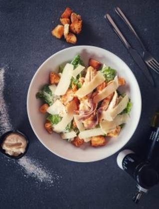 Salată caesar