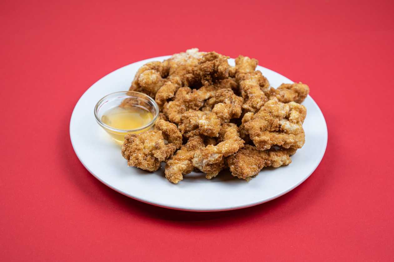 D4 Crispy chicken fillet with sauce