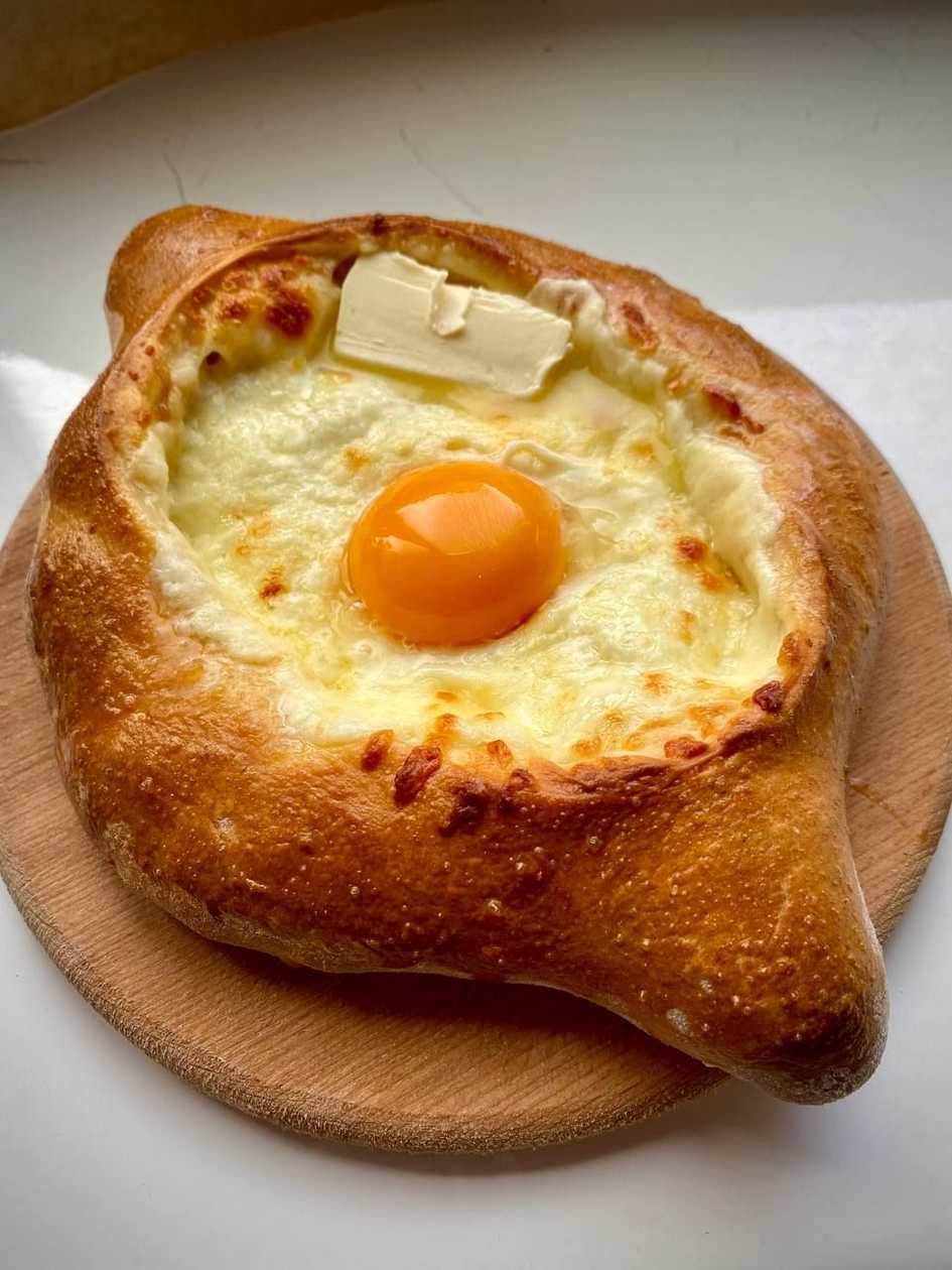 Khachapuri Adjaruli
