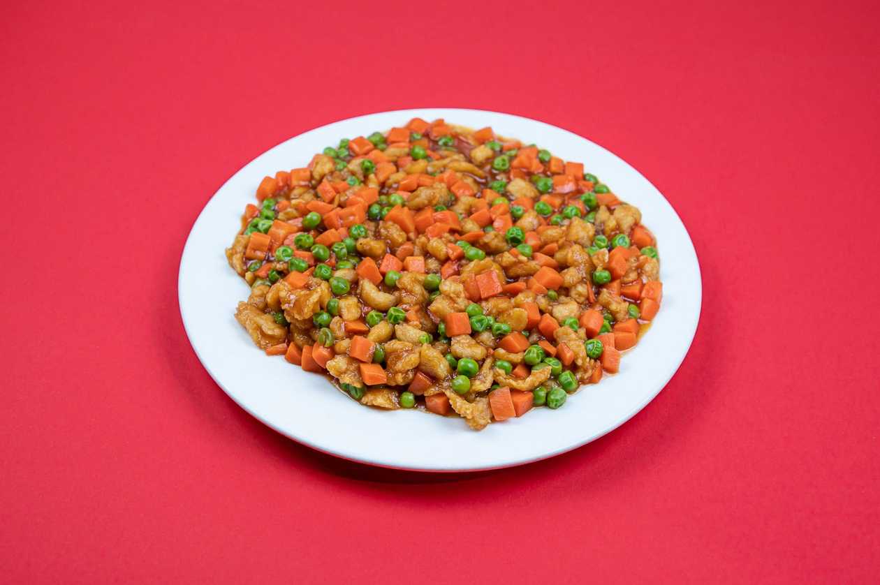 D1 Fried chicken in sweet and sour sauce