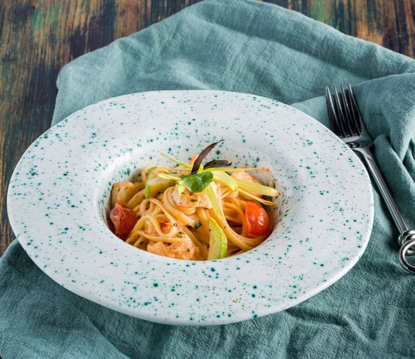 Spaghetti with zucchini and shrimps