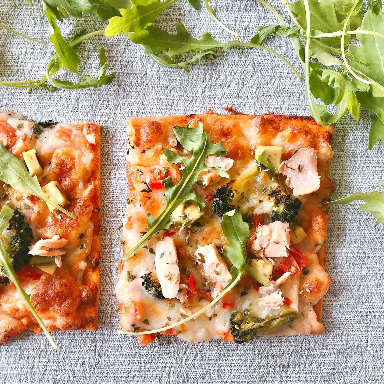 Roasted Salmon and Seasonal Vegetable Pizza (1 person)