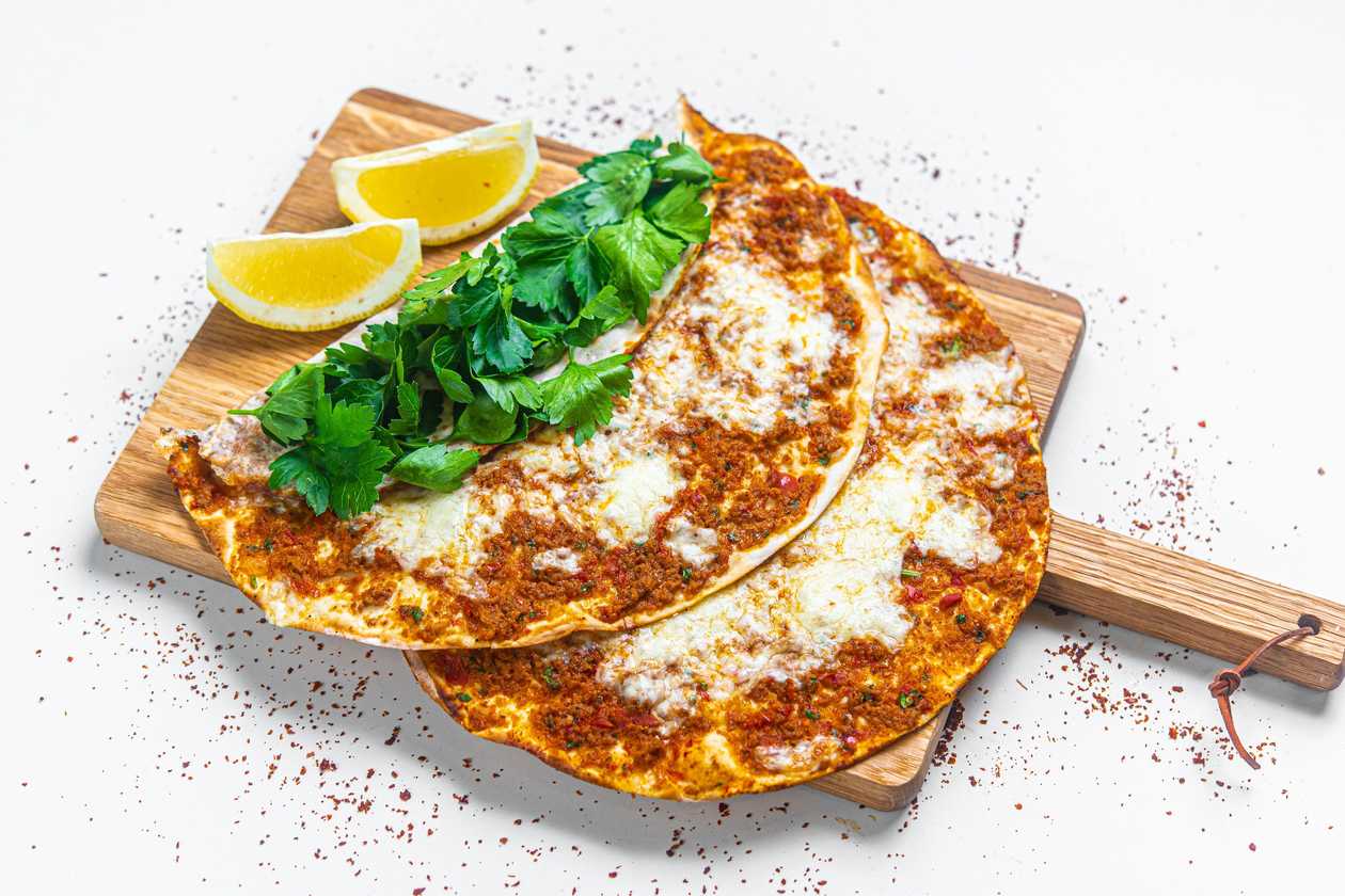 Lahmacun with Cheese (2 pcs.)