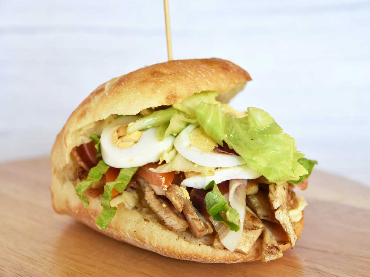 Chicken in bun XXL with cheese and bacon