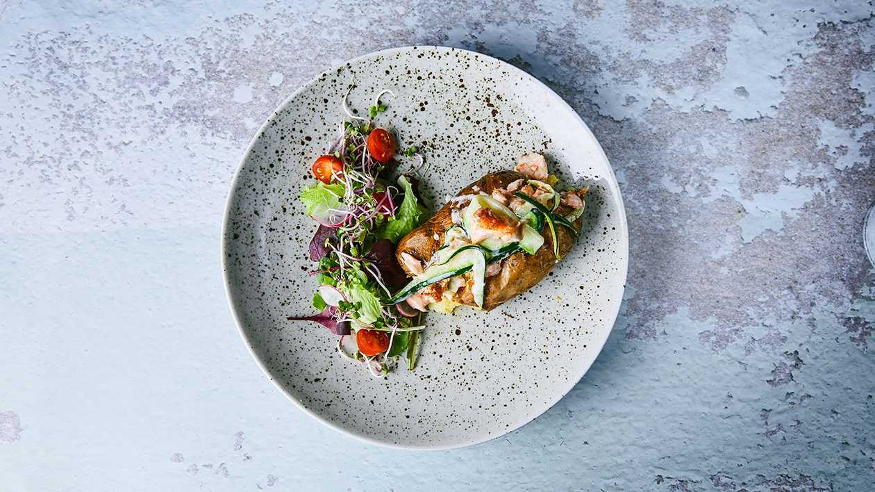 Jacket Potato Salmone