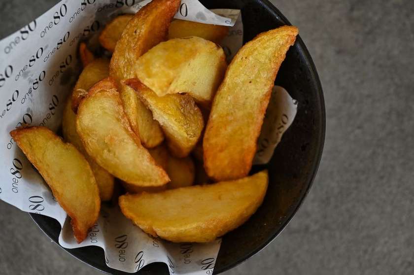 HAND-CUT TRIPLE COOKED CHIPS