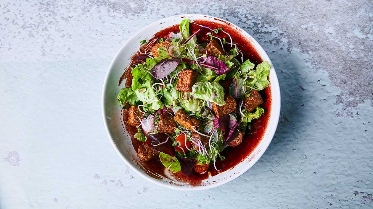 Salát s grilovaným tempehem