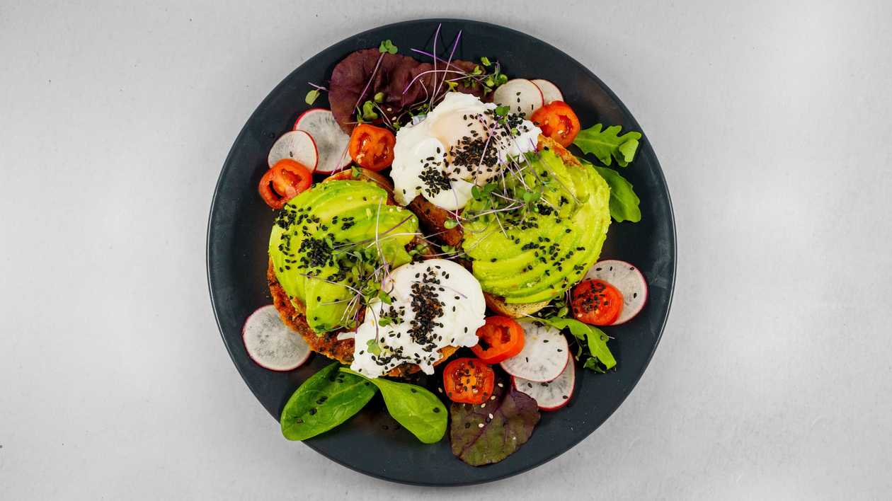 Avokádo se zastřeným vejcem