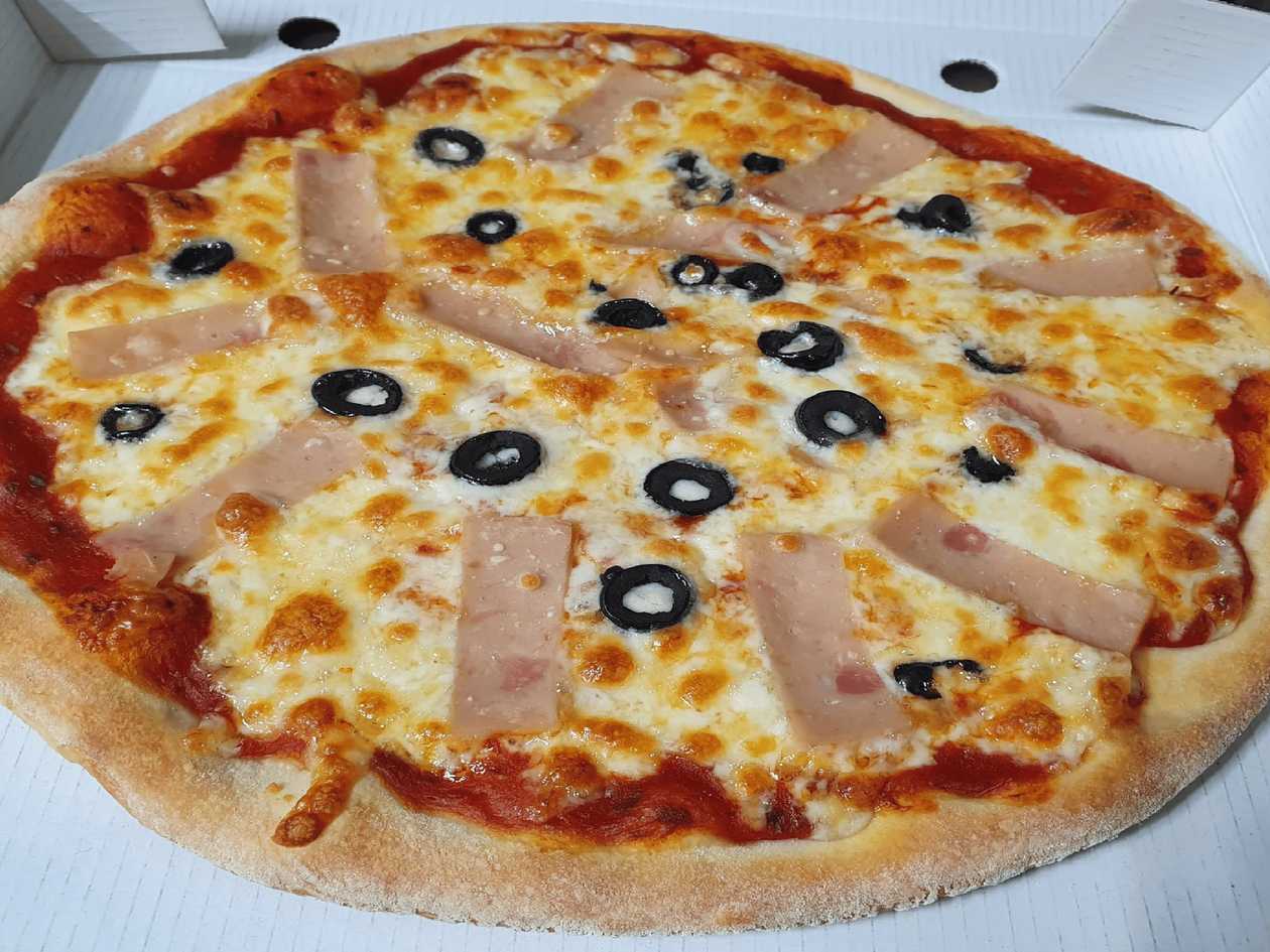Medium Cheese Ham Pizza
