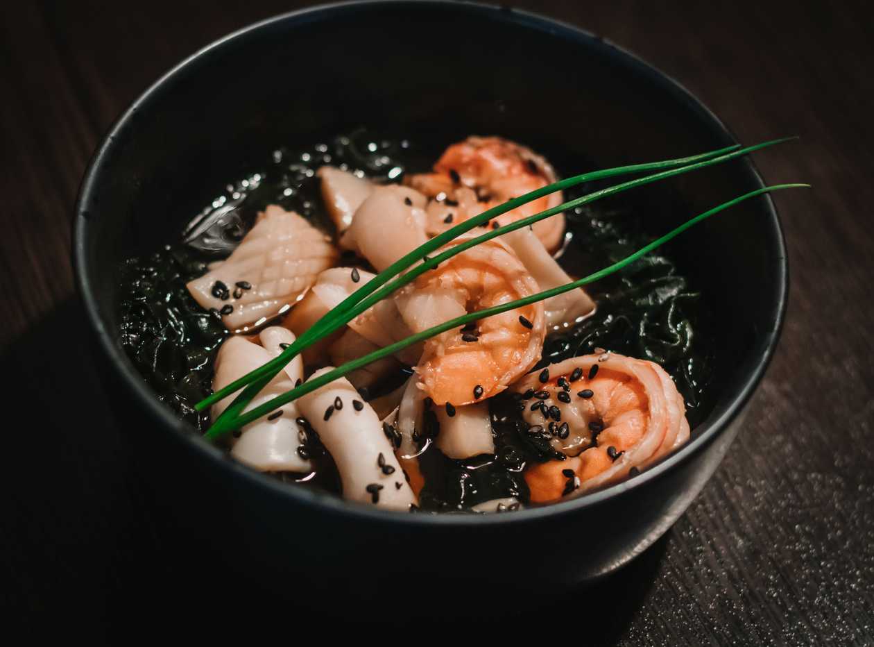 211. Suimono Soup with Seafood