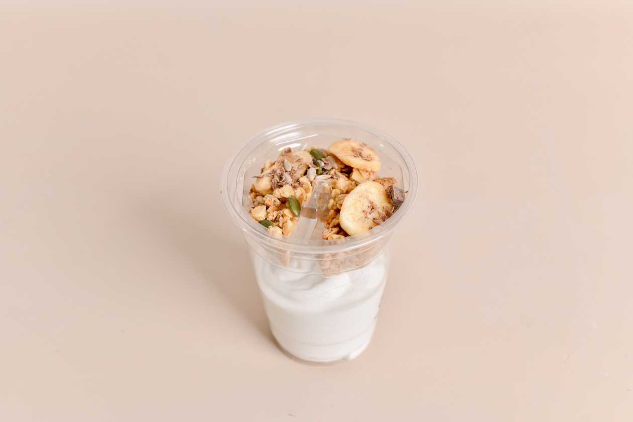 Yogurt Pot Banana Chip - Black Choco Chunk - Granola And Seeds
