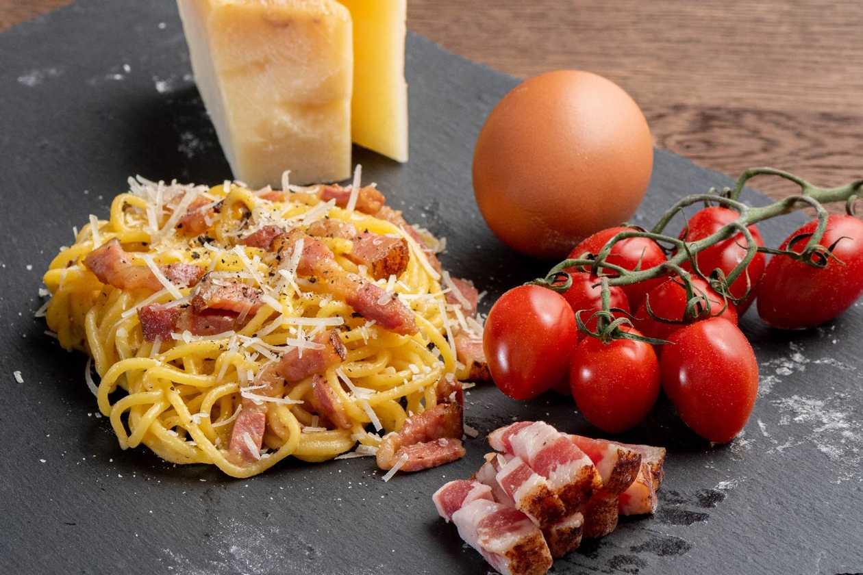 Combo Carbonara medie + Pepsi doza