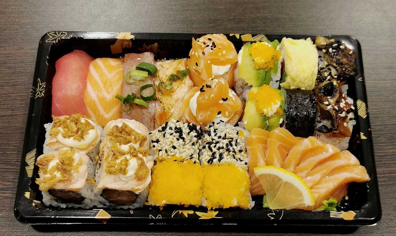 T53- mix sushi e sashimi