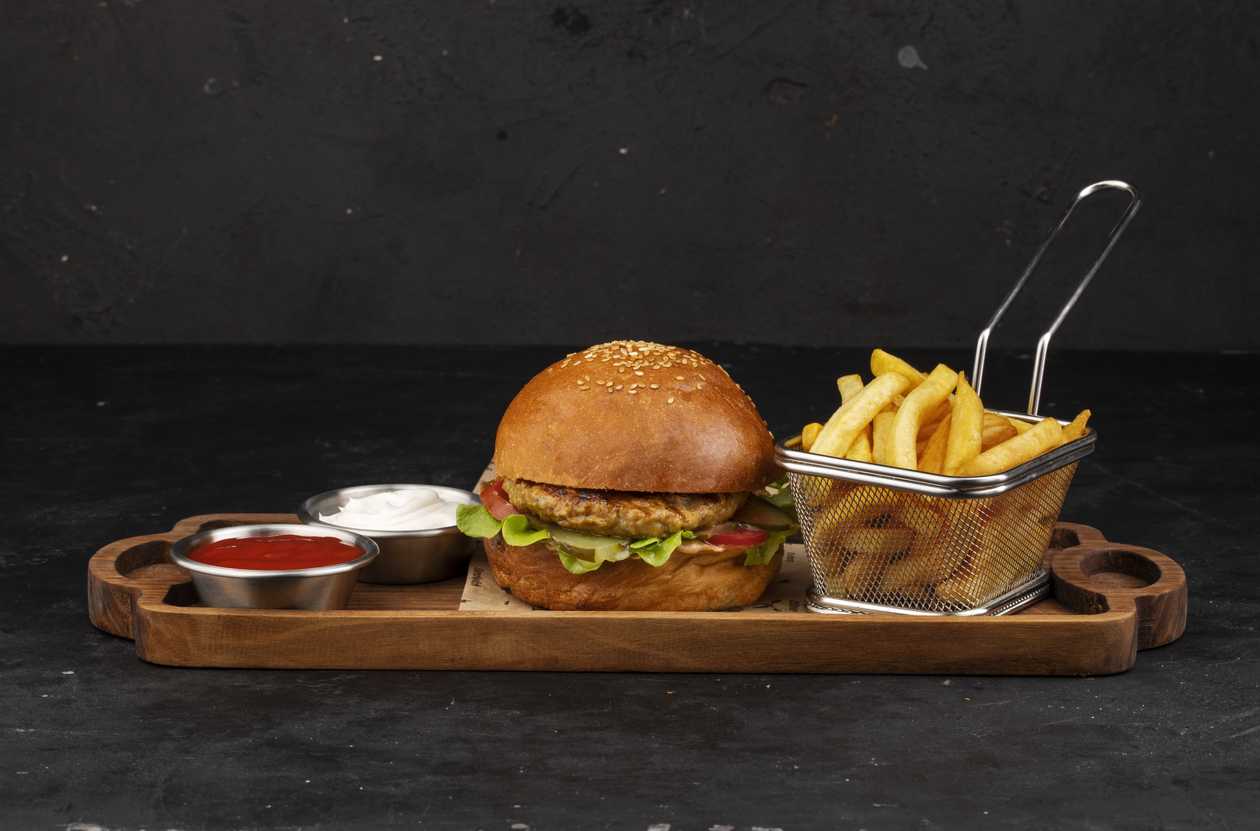 Chicken Burger+ Kartof Fri + İçki