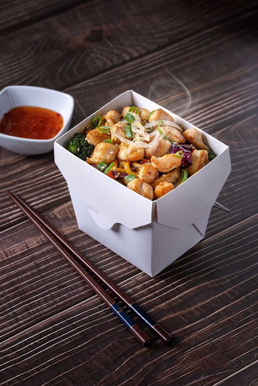 Chicken Yakisoba + 01 Cheese Roll