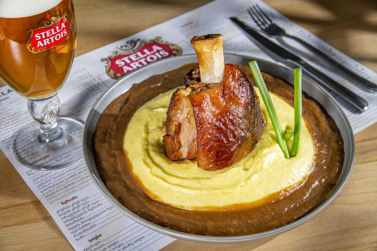 Bavarian Pork Shank With Tashmijabi