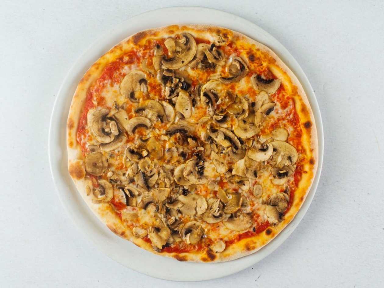 104. Funghi pizza 45