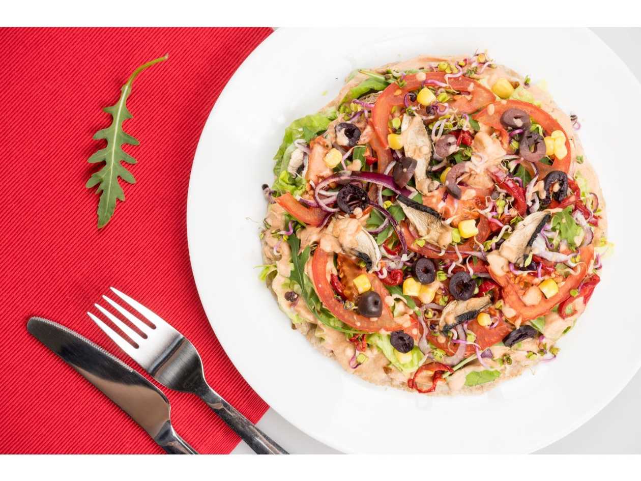 Pizza - pe blat de crackers de seminte  raw - fara gluten