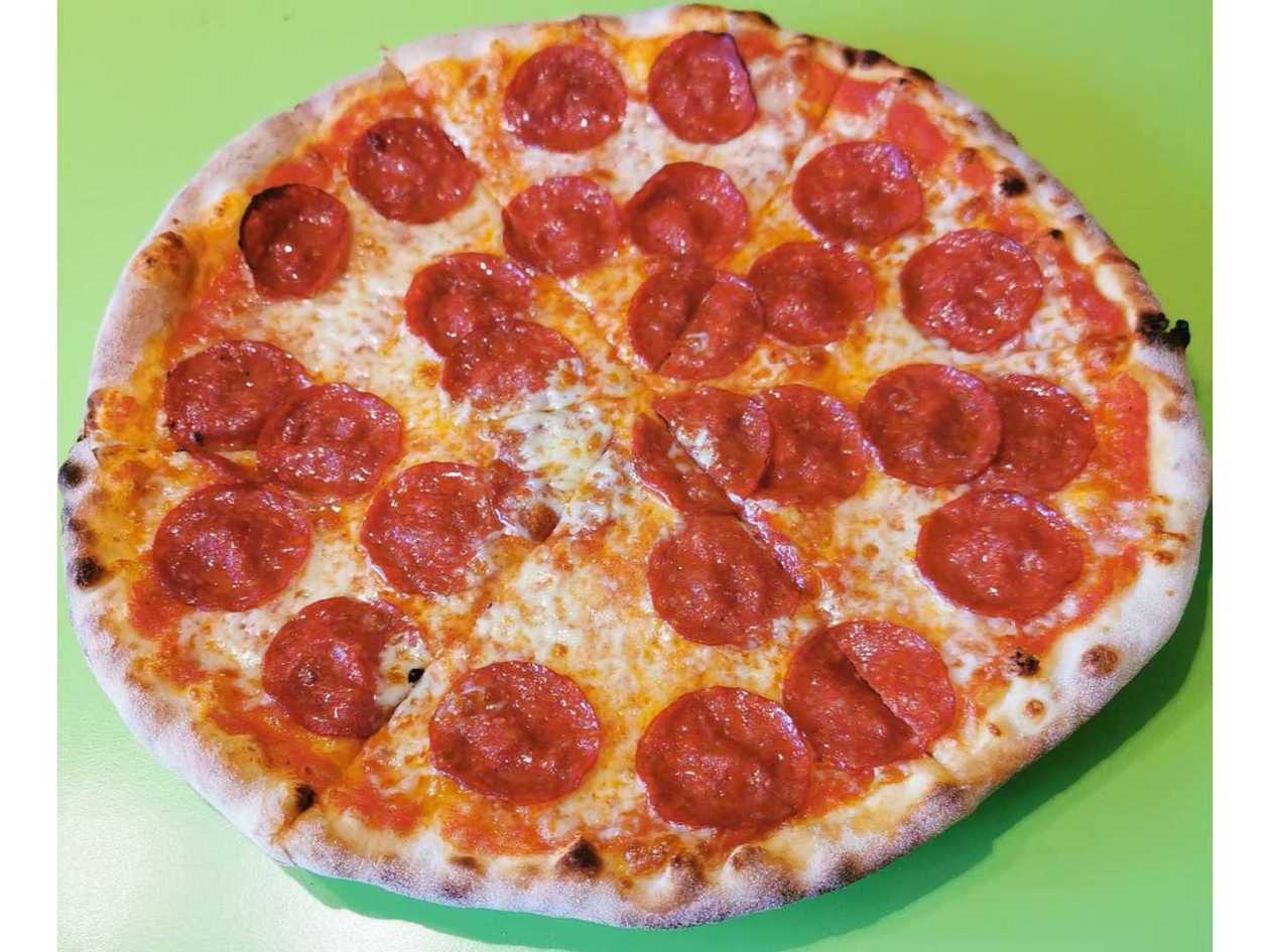 106. Salami pizza 45