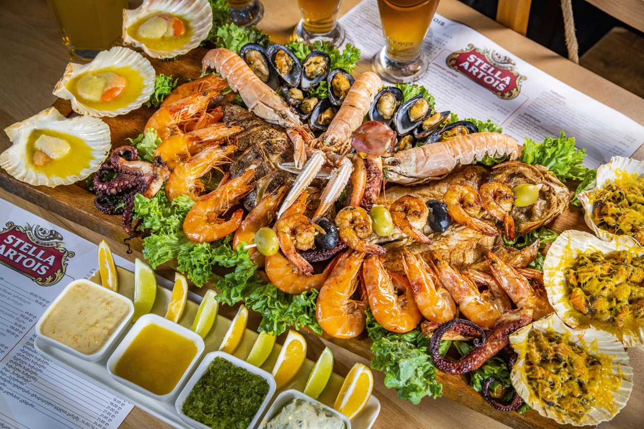 Stella’s Grand Seafood Plater Medium