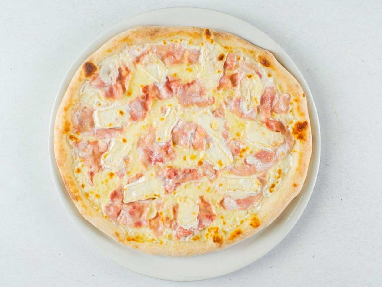 19. Camembert pizza