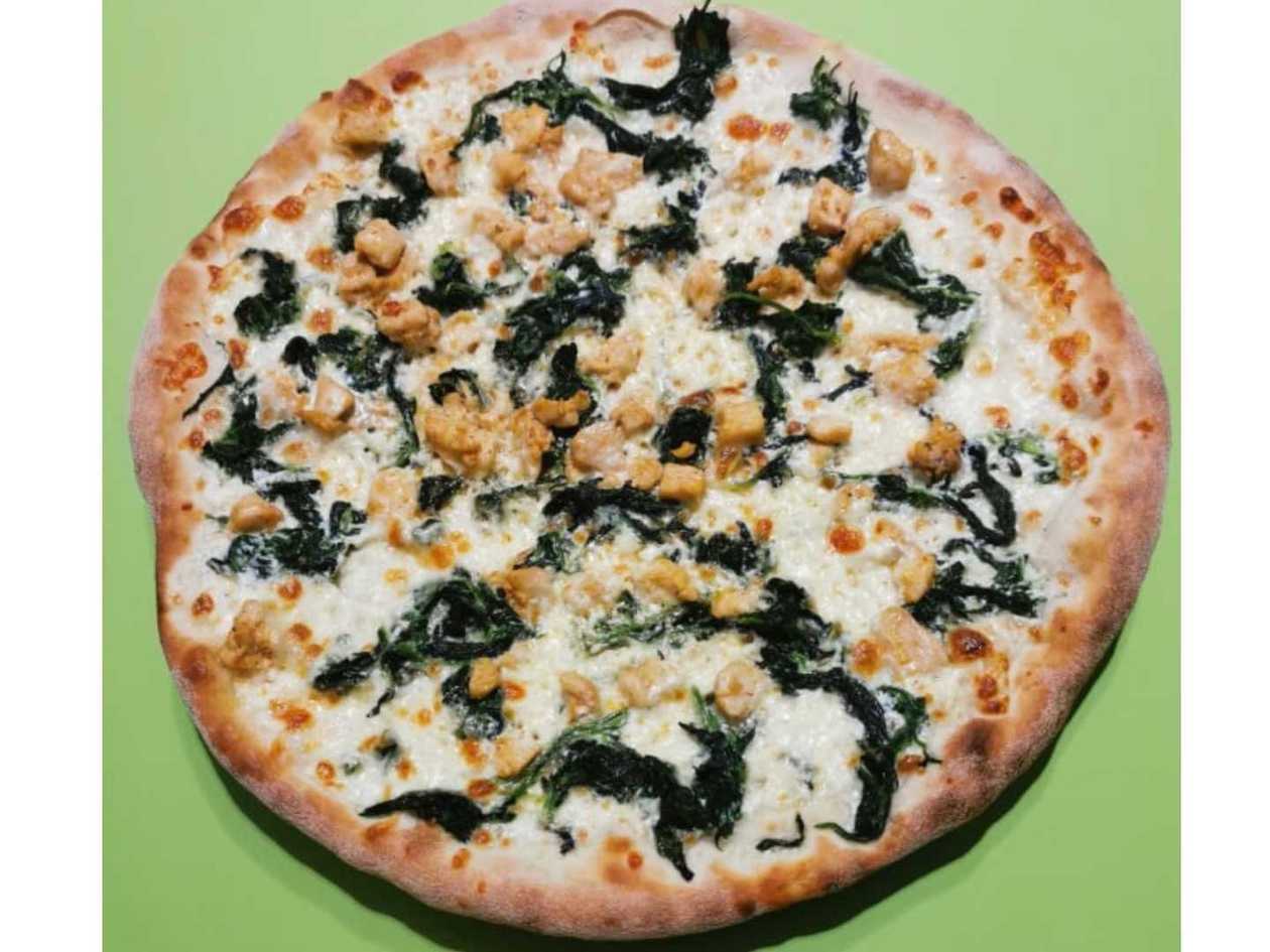 27. Pollo e spinaci pizza