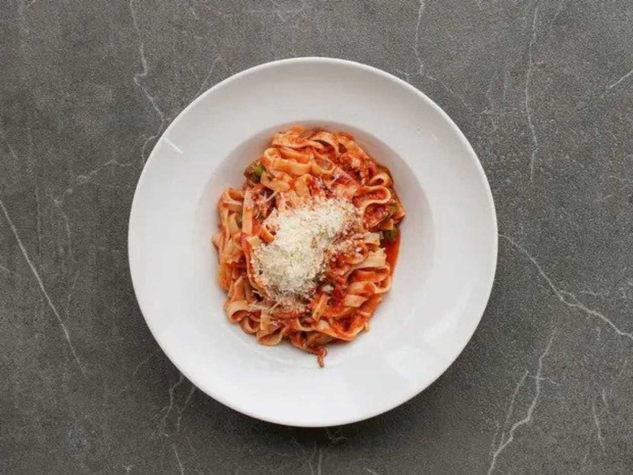 77. Tagliatelle con carne