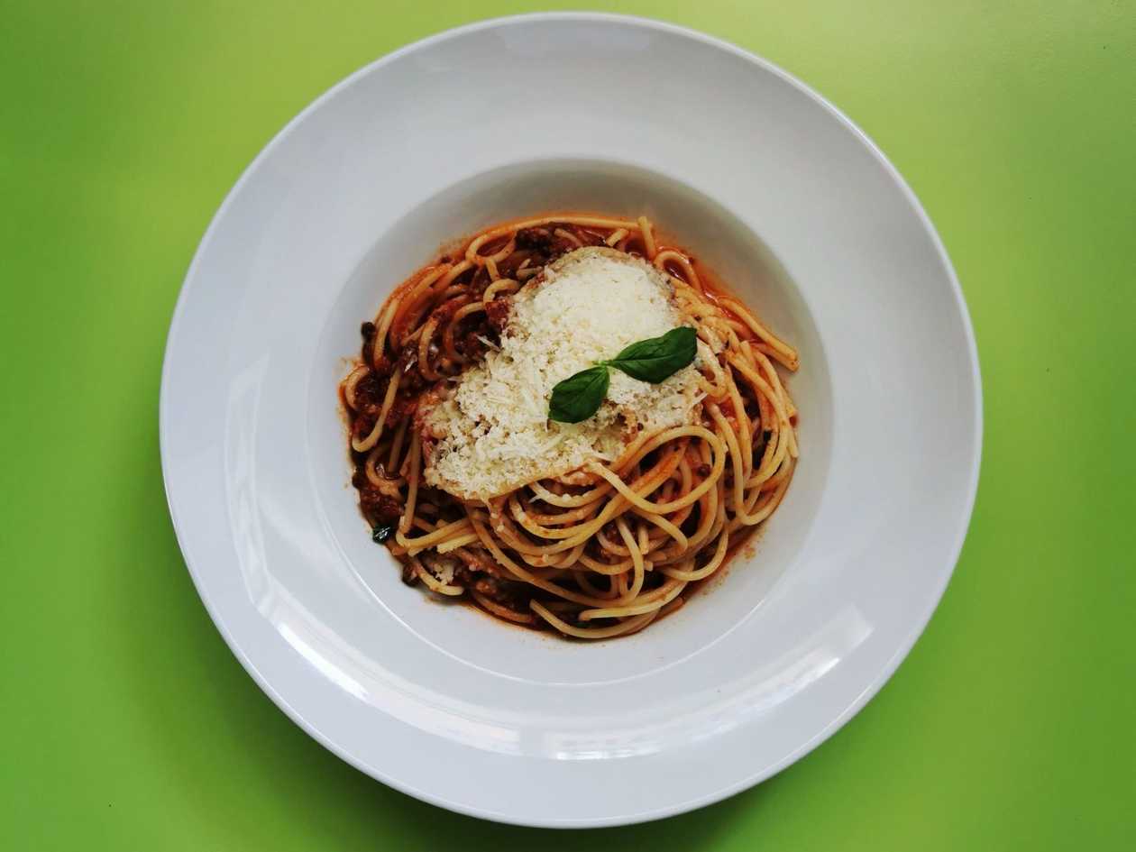 63. Spaghetti bolognese