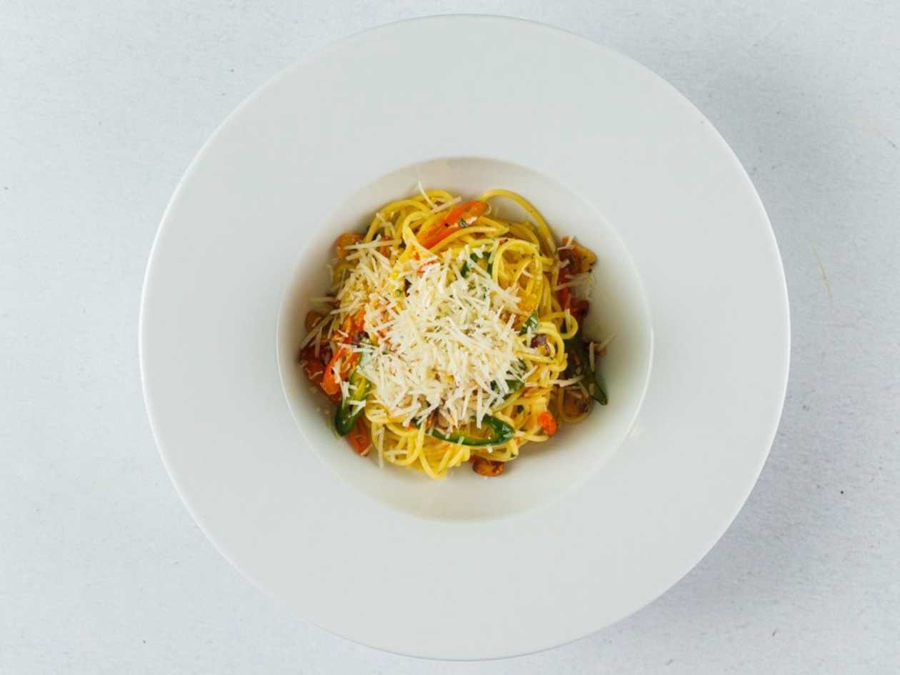 61. Spaghetti aglio olio