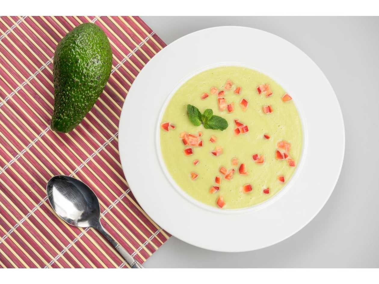 Supă cremă de avocado – raw
